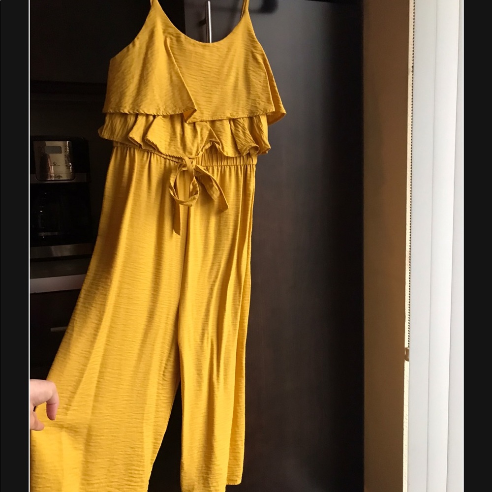 Mustard yellow jumpsuit 💛